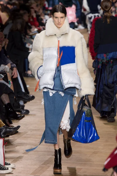 Look 27